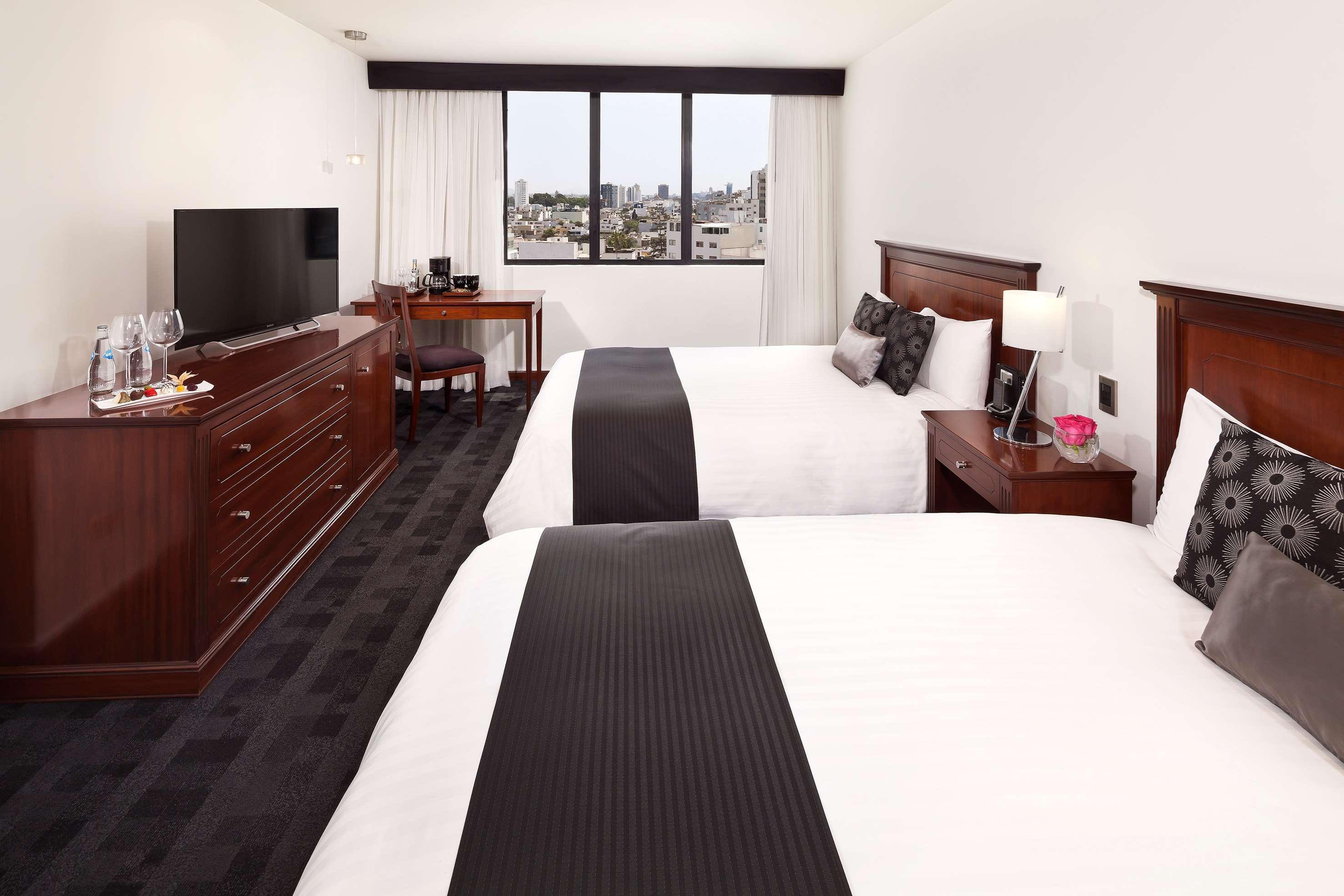 Hotel Melia Lima Exteriér fotografie A room at the hotel